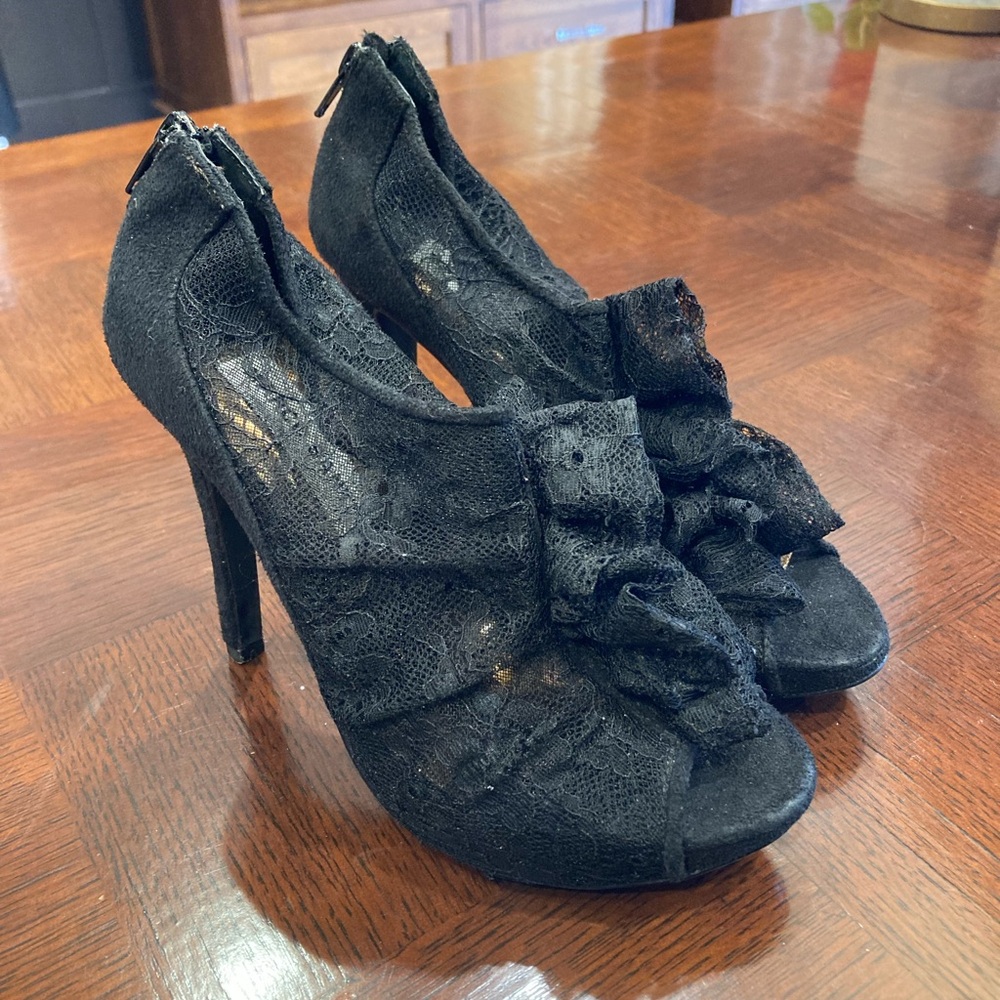 Elegant Black Lace High Heels